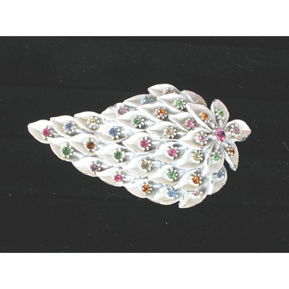 Vintage Leaf-Shaped Brooch With Multicolor Rhinestones